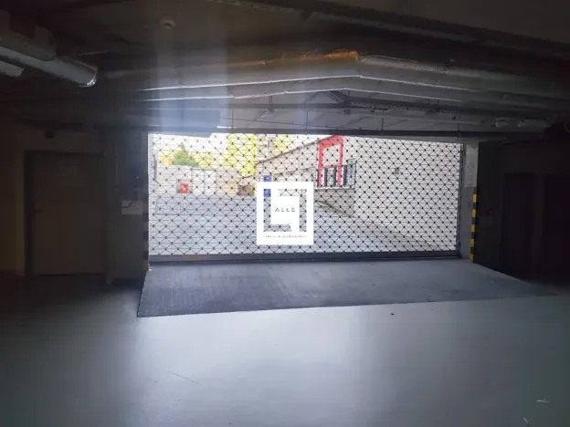 Pronájem garážového stání, Olomouc, Edmunda Husserla, 13 m2