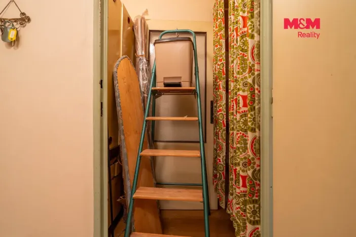Prodej bytu 2+1, Hostinné, Sídliště, 68 m2