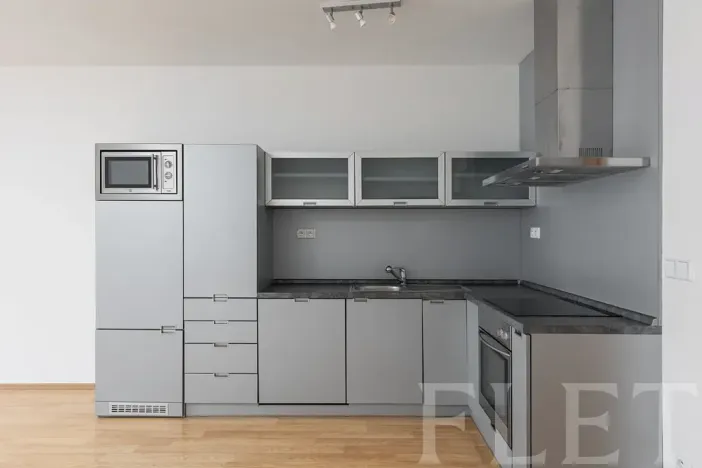 Pronájem bytu 1+kk, Praha - Holešovice, Osadní, 49 m2