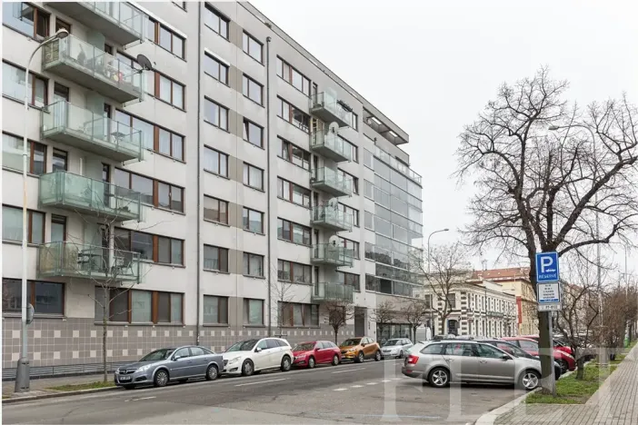 Pronájem bytu 1+kk, Praha - Holešovice, Osadní, 49 m2