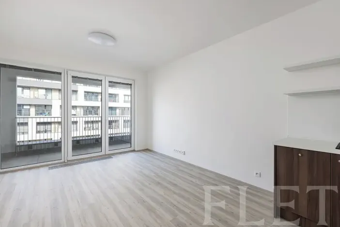 Pronájem bytu 1+kk, Praha - Hloubětín, Poděbradská, 33 m2