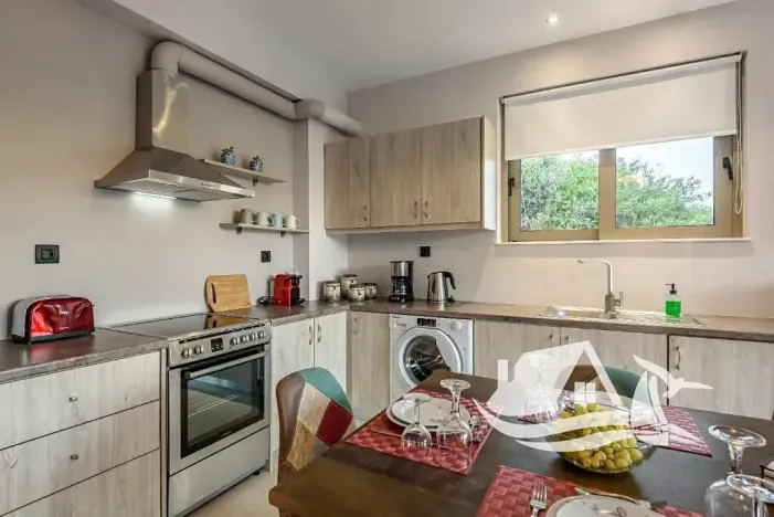 Prodej bytu 6+kk a větší, Stalos, Řecko, 373 m2