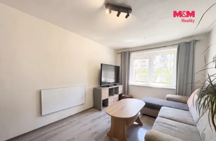 Prodej bytu 2+1, Milovice, Mírová, 41 m2
