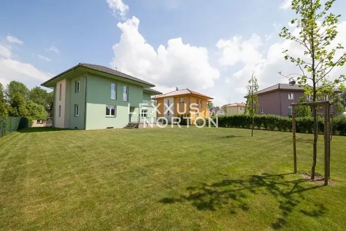 Pronájem vily, Průhonice, Pod Valem II., 400 m2