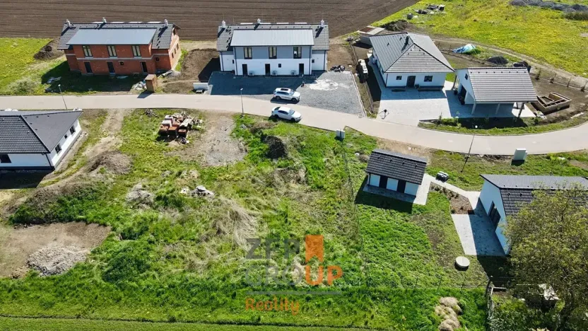 Prodej pozemku pro bydlení, Dubany, 906 m2