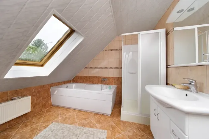 Prodej rodinného domu, Čmelíny, 450 m2