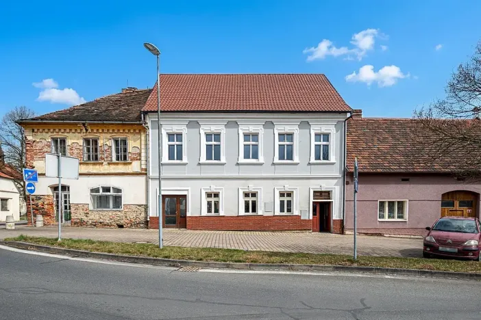 Prodej činžovního domu, Švihov, nám. T. G. Masaryka, 240 m2