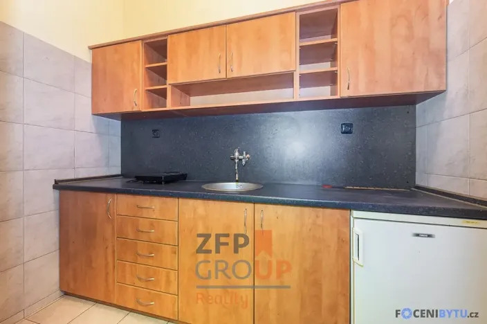 Pronájem obchodního prostoru, Hodonín, Velkomoravská, 702 m2