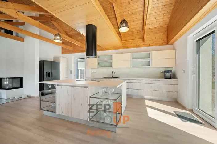 Prodej rodinného domu, Rozstání, 450 m2