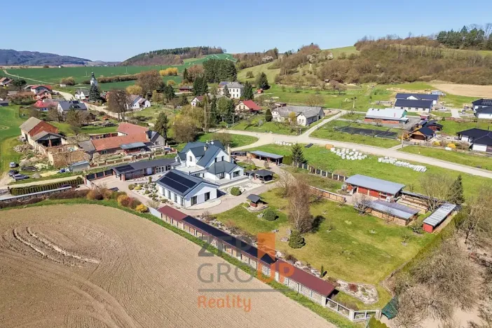 Prodej rodinného domu, Rozstání, 450 m2