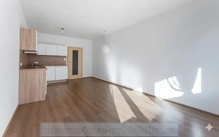 Pronájem bytu 1+kk, Praha - Hostavice, 35 m2