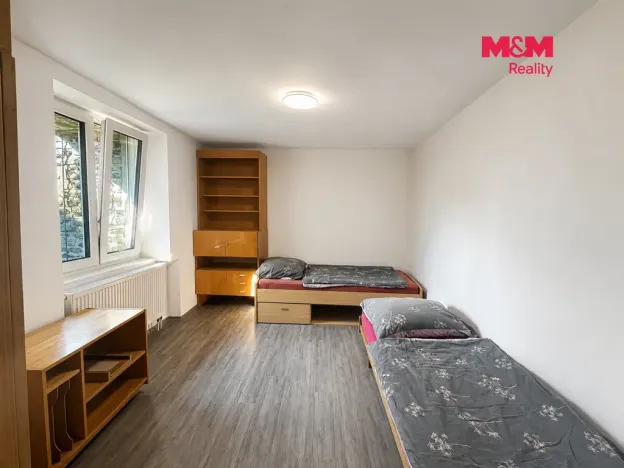 Pronájem atypického bytu, Čáslav - Čáslav-Staré Město, Formíkova, 90 m2