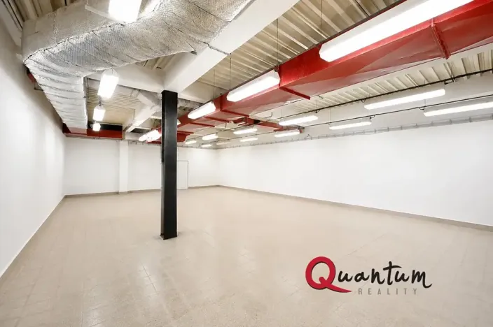 Pronájem skladu, Praha - Modřany, Obchodní náměstí, 140 m2