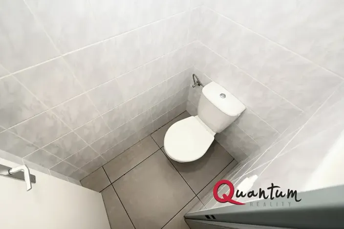 Pronájem skladu, Praha - Modřany, Obchodní náměstí, 140 m2
