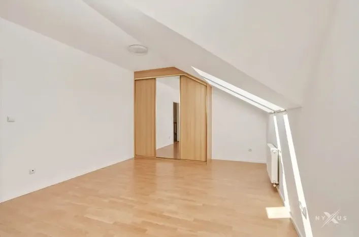 Pronájem rodinného domu, Praha - Štěrboholy, Pod areálem, 324 m2