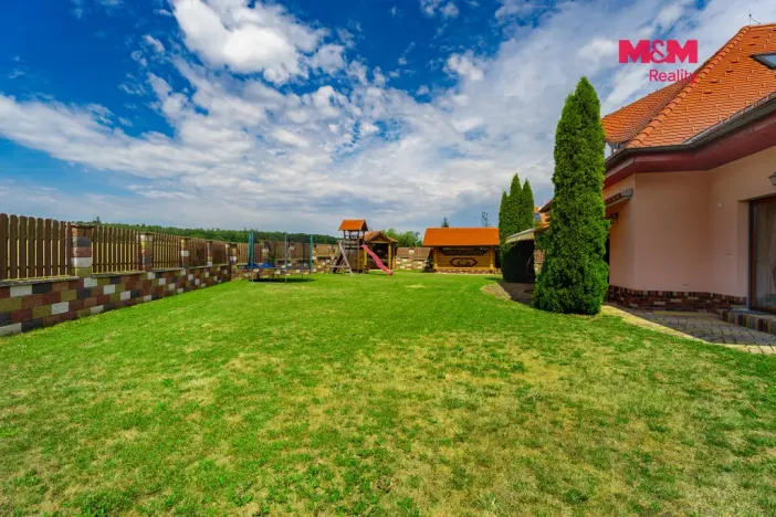 Prodej rodinného domu, Horoměřice, Akátová, 393 m2