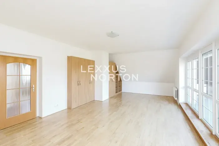 Pronájem vily, Průhonice, Sadová, 350 m2