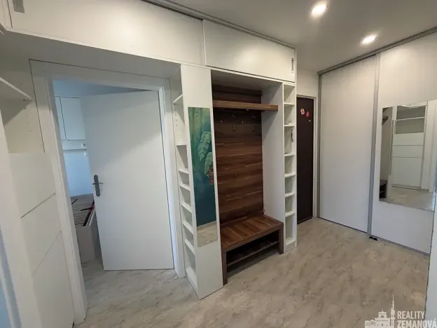Pronájem bytu 3+kk, Praha - Bohnice, Řešovská, 54 m2