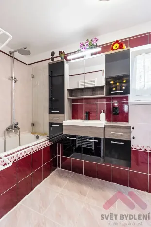 Prodej rodinného domu, Nupaky, K Parku, 160 m2