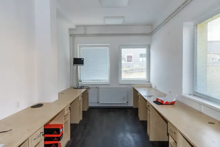 Prodej výrobních prostor, Dubí, Horská, 3047 m2