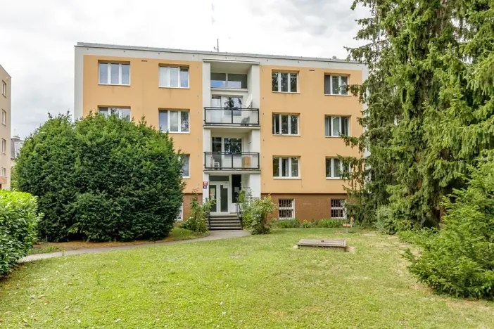Pronájem bytu 3+1, Praha - Podolí, Na Zvoničce, 62 m2