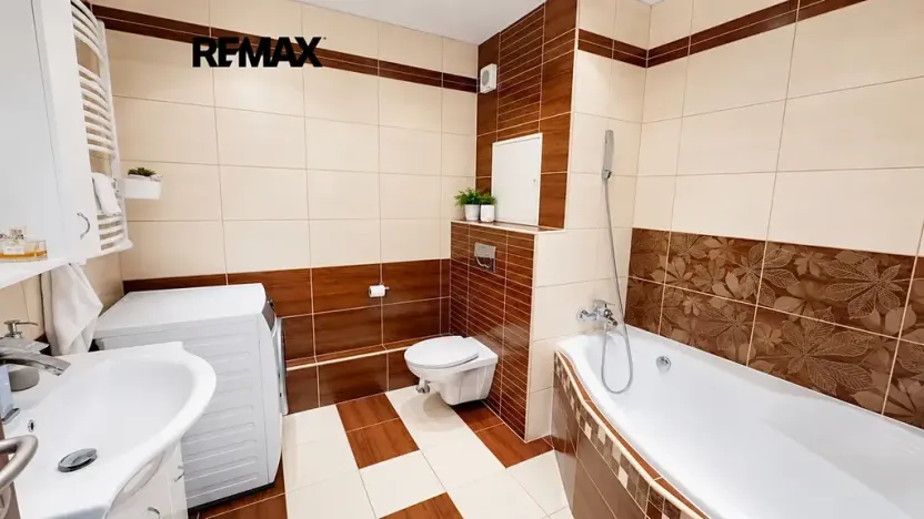 Pronájem bytu 3+1, Praha - Podolí, Kaplická, 55 m2