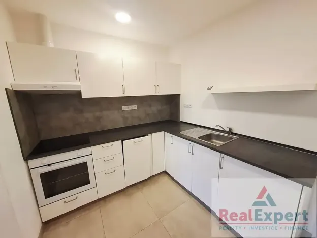 Pronájem bytu 1+1, Praha - Vinohrady, Máchova, 37 m2