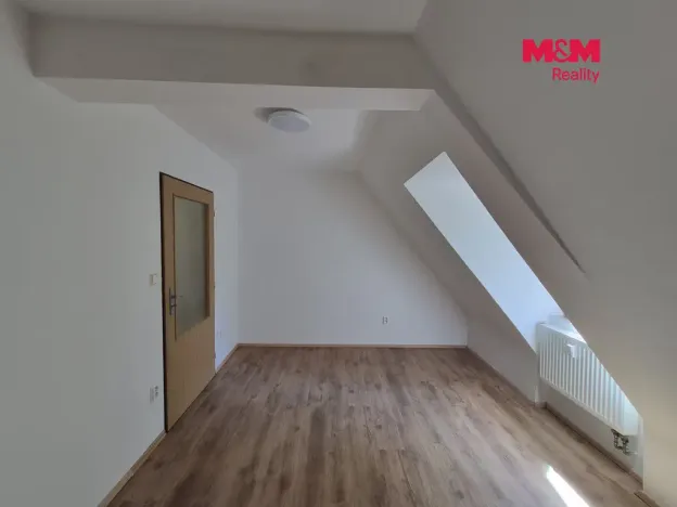 Pronájem bytu 3+kk, Nový Bor, Husova, 79 m2