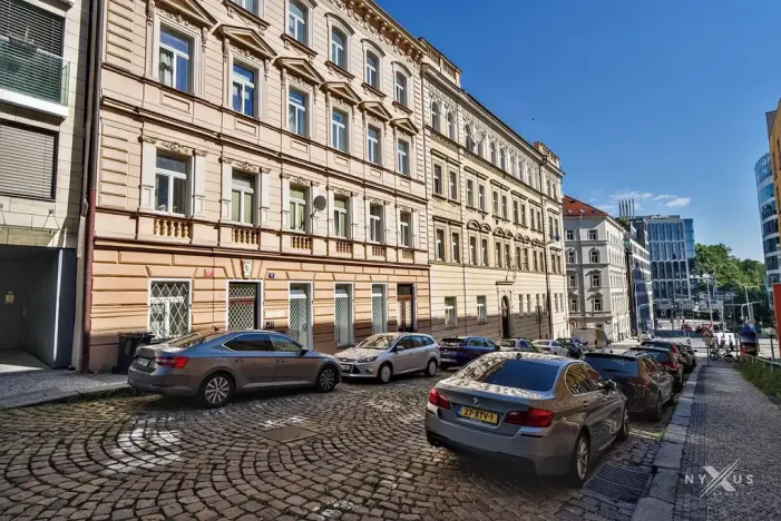 Pronájem bytu 1+kk, Praha - Smíchov, Mozartova, 35 m2