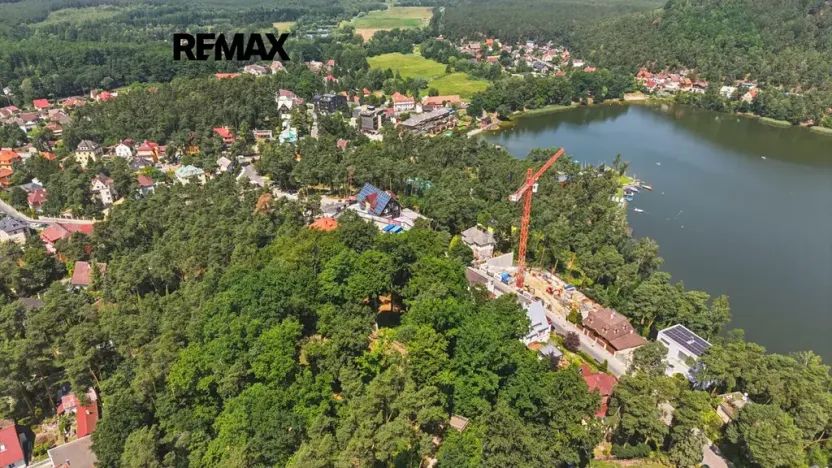 Prodej komerční nemovitosti, Doksy, 1850 m2