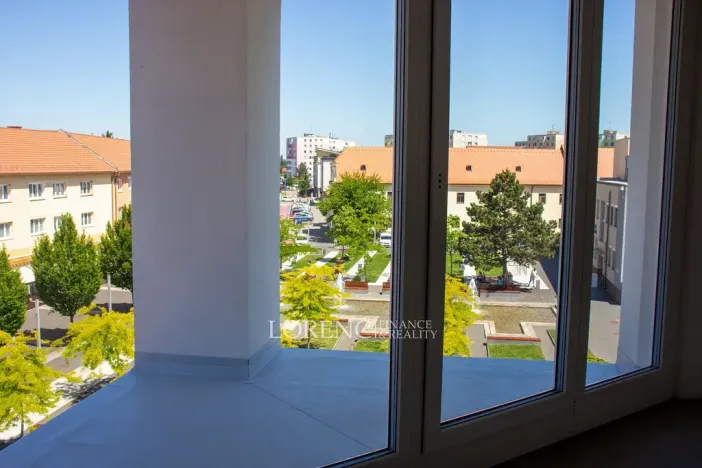 Pronájem bytu 2+kk, Veselí nad Moravou, náměstí Míru, 37 m2