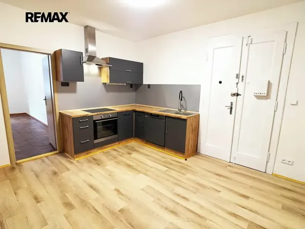Pronájem bytu 3+1, Praha - Nové Město, Karlovo náměstí, 79 m2