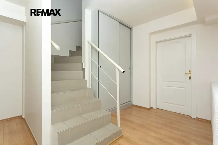 Pronájem vily, Praha - Nebušice, Na Malé Šárce, 302 m2