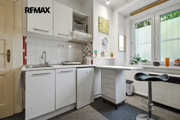 Prodej bytu 1+kk, Praha - Podolí, Na dolinách, 24 m2