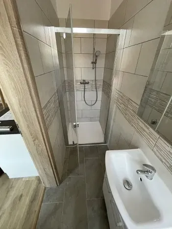 Pronájem bytu 2+1, Praha, Bořivojova, 7042 m2