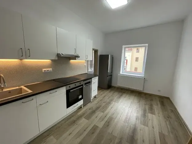 Pronájem bytu 2+1, Praha, Bořivojova, 7042 m2