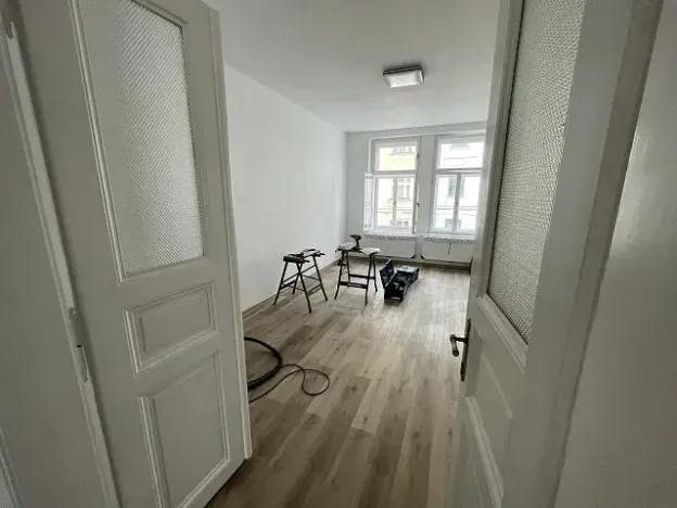 Pronájem bytu 2+1, Praha, Bořivojova, 7042 m2