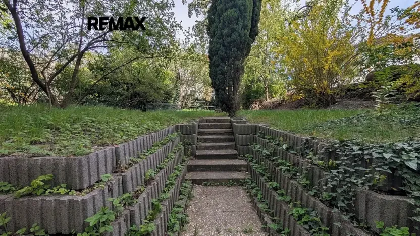 Prodej - jiné, Praha - Žižkov, Seifertova, 30 m2