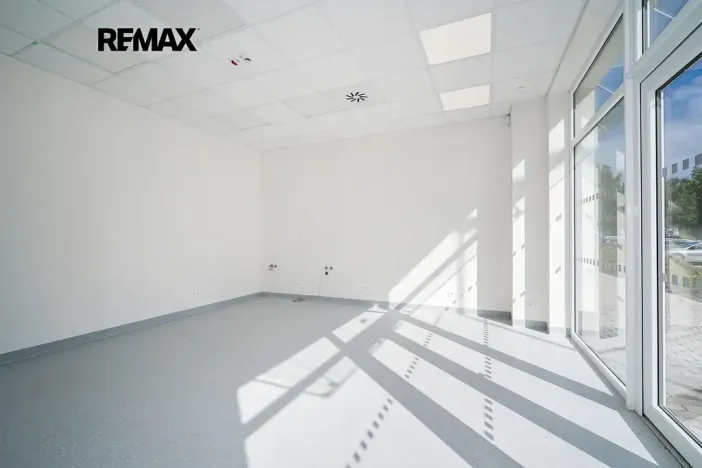 Pronájem ordinace, Milovice, Spojovací, 41 m2