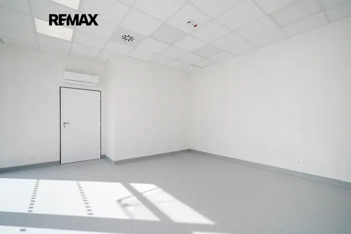Pronájem ordinace, Milovice, Spojovací, 41 m2