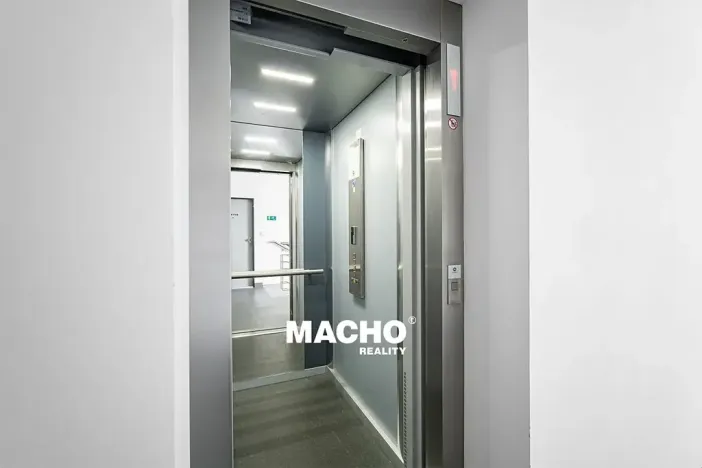 Pronájem bytu 1+kk, Praha - Michle, U plynárny, 43 m2