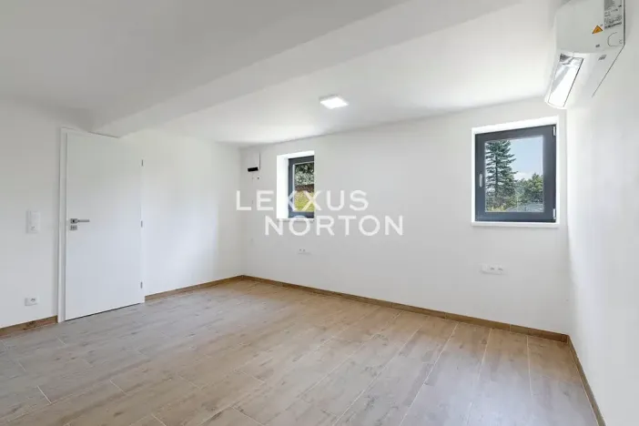Prodej bytu 3+kk, Ostrovec, 70 m2