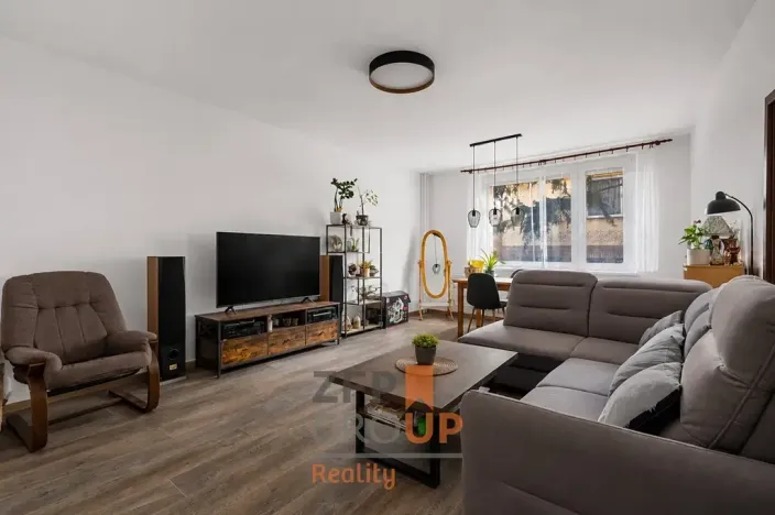Prodej bytu 3+1, Litomyšl, Komenského nám., 82 m2