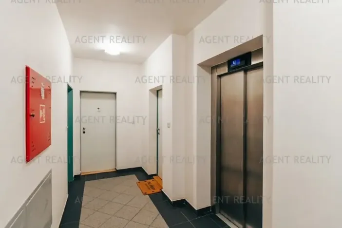 Pronájem bytu 2+kk, Praha - Břevnov, Slavníkova, 57 m2