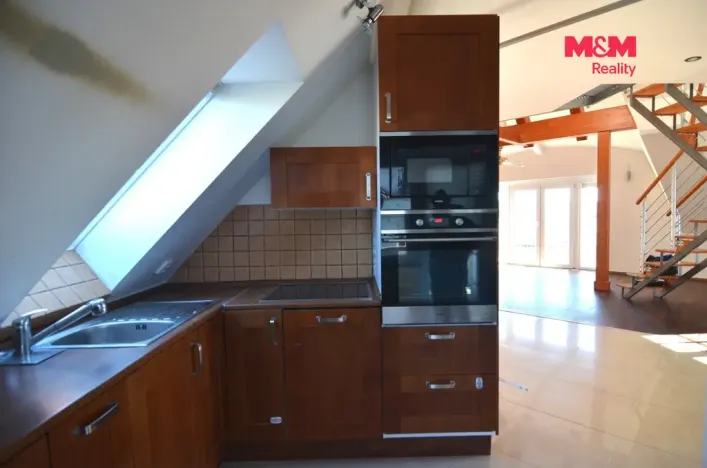 Pronájem bytu 3+1, Praha - Hloubětín, V Novém Hloubětíně, 162 m2