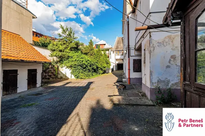 Prodej obchodního prostoru, Rakovník, Husovo náměstí, 1100 m2