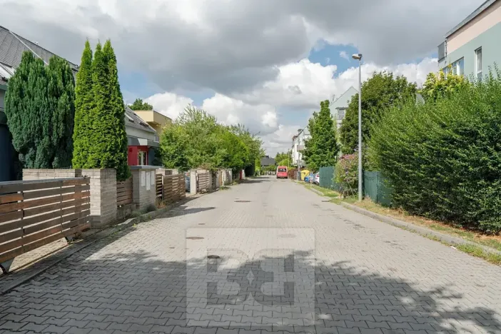 Pronájem rodinného domu, Praha - Kbely, Pod Nouzovem, 148 m2