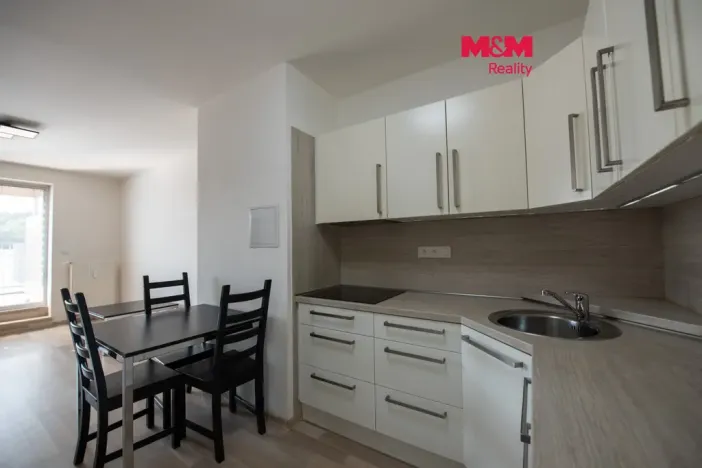 Pronájem bytu 2+kk, Hradec Králové - Třebeš, Svatojánská, 49 m2