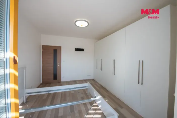 Pronájem bytu 2+kk, Hradec Králové - Třebeš, Svatojánská, 49 m2