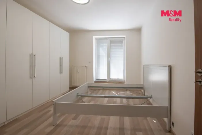 Pronájem bytu 2+kk, Hradec Králové - Třebeš, Svatojánská, 49 m2